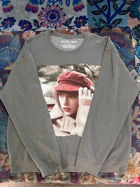 Taylor Swift Red Era Sweatshirt Gray Graphic Crewneck XL